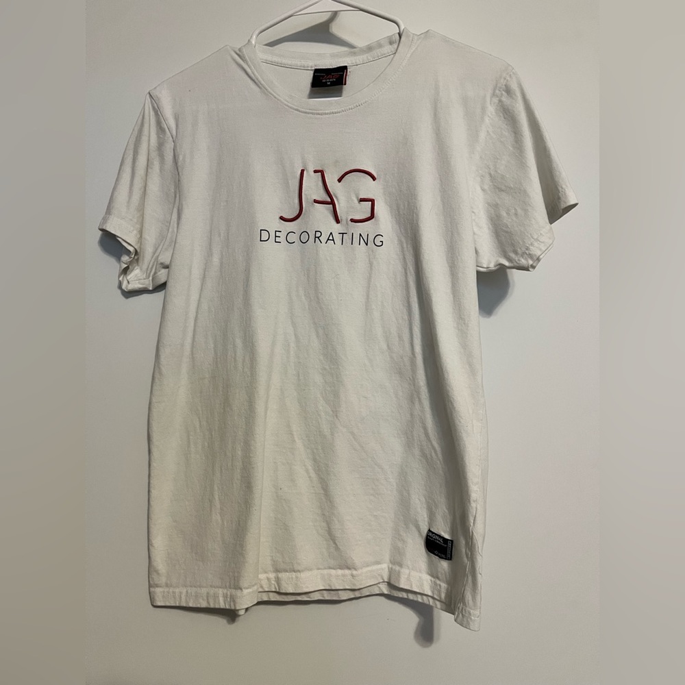 Women’s medium white, red, and navy blue JAG short sleeve tee